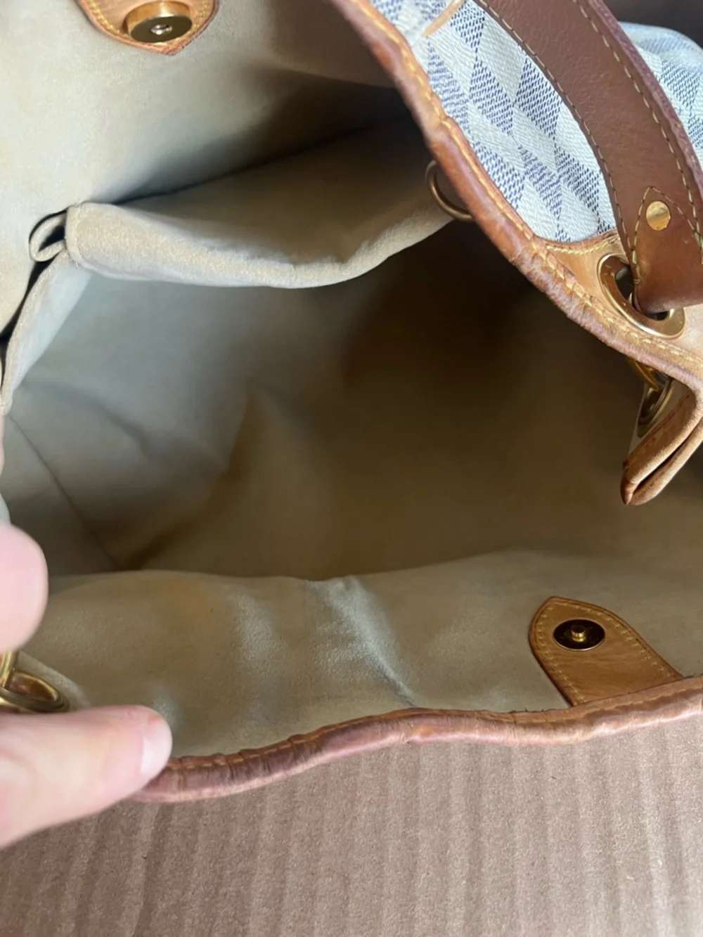 Louis Vuitton Damier Azur GM Hobo Bag in Beige and Tan - Picture 10 of 13